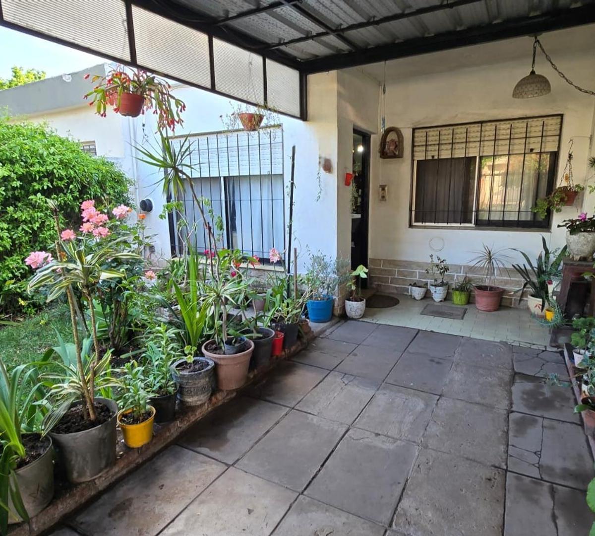Casa PH dos dormitorios parque Ituzaingo apto credito