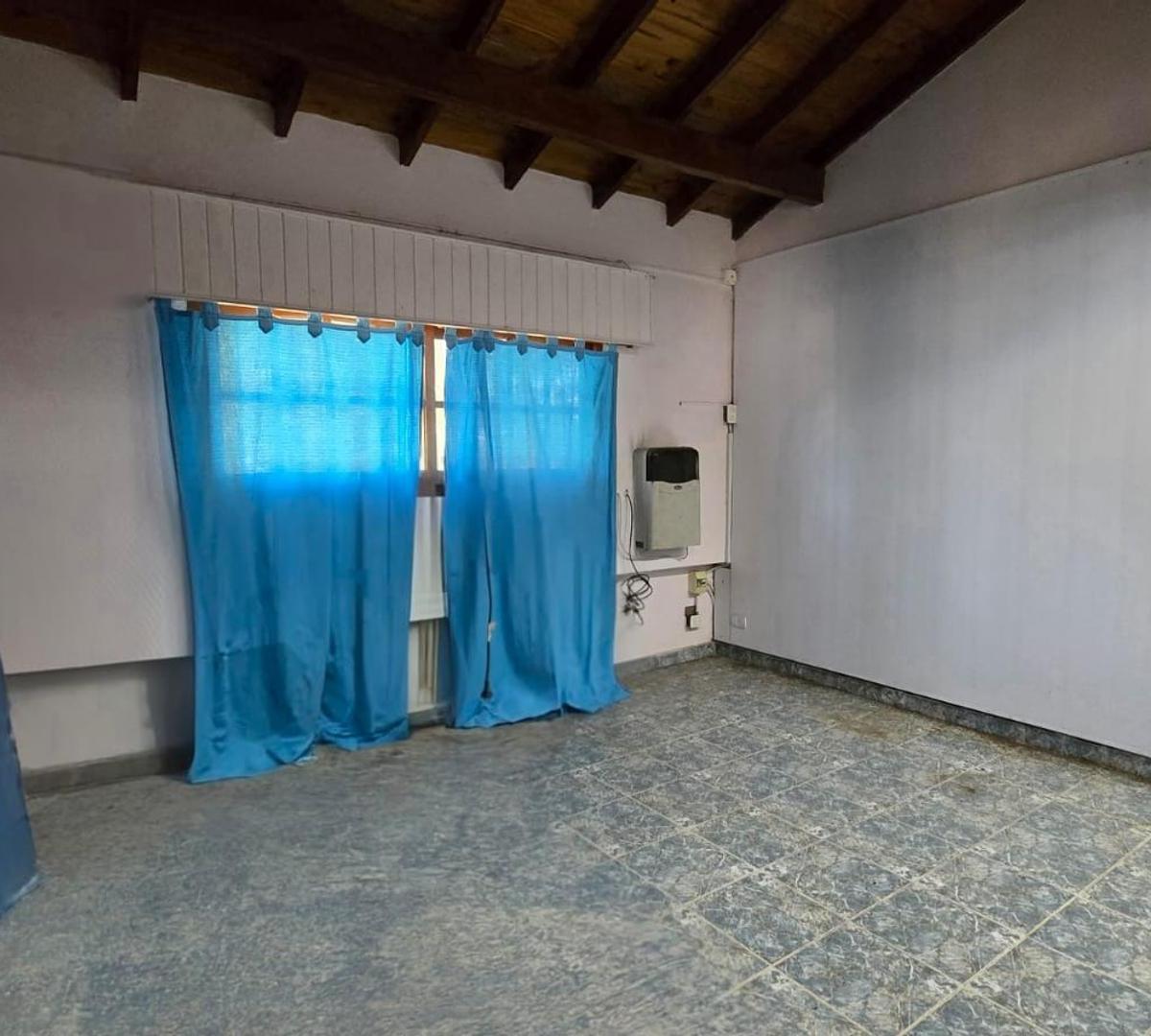 Casa Cuatro Dorm. Piscina Venta Ituzaingo 5