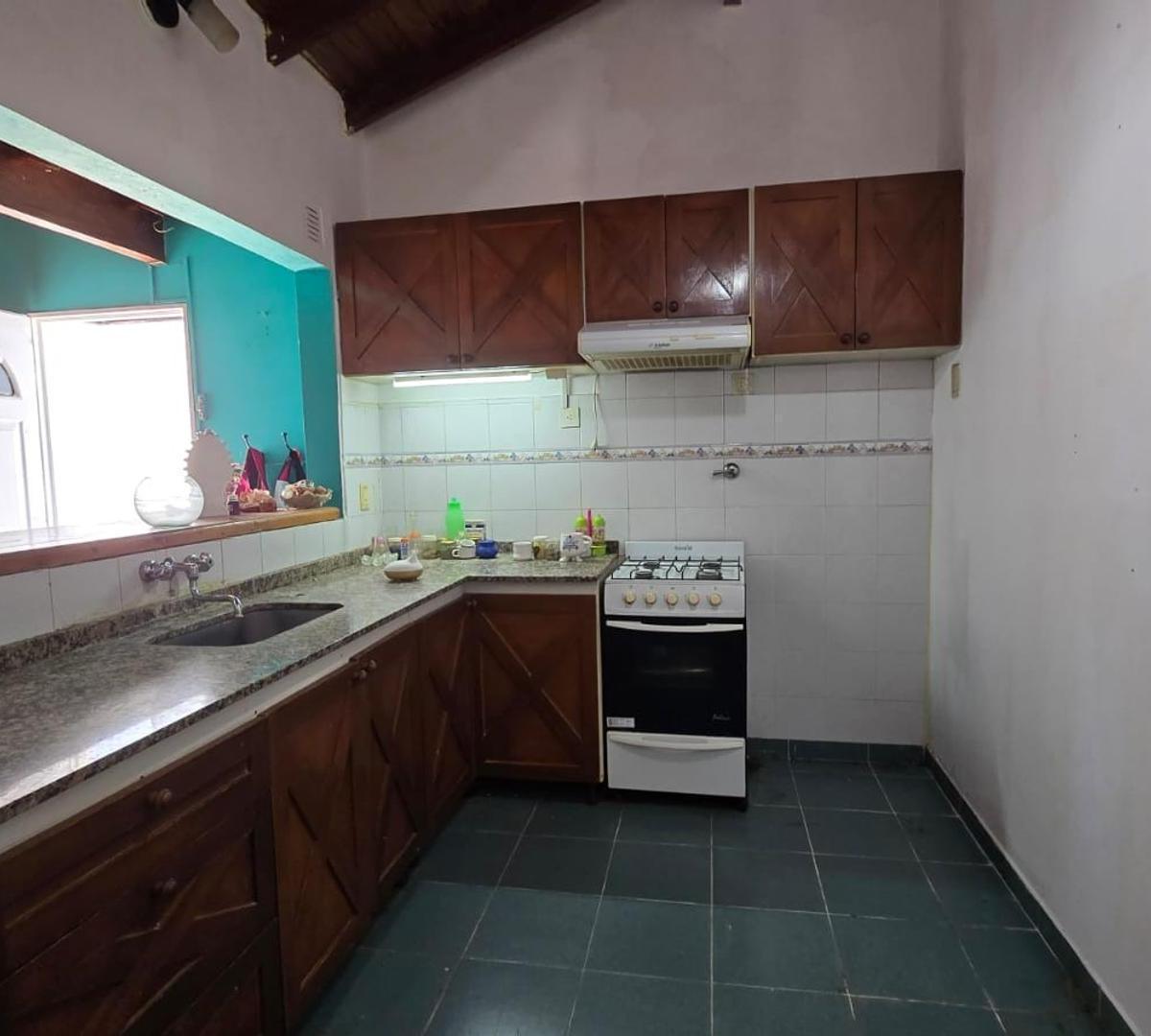 Casa Cuatro Dorm. Piscina Venta Ituzaingo 2