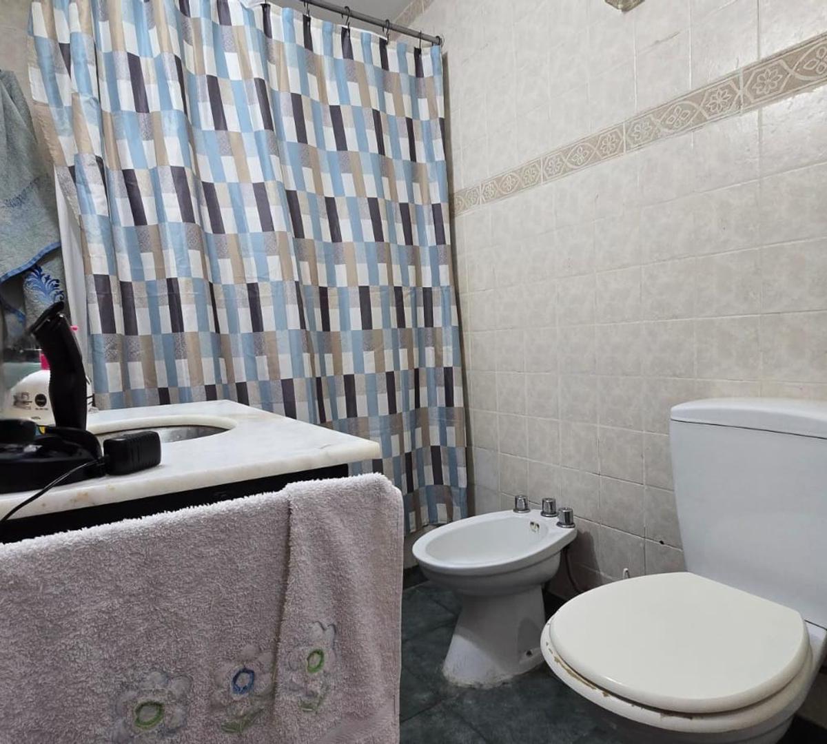 Departamento dos dormitorios Castelar venta