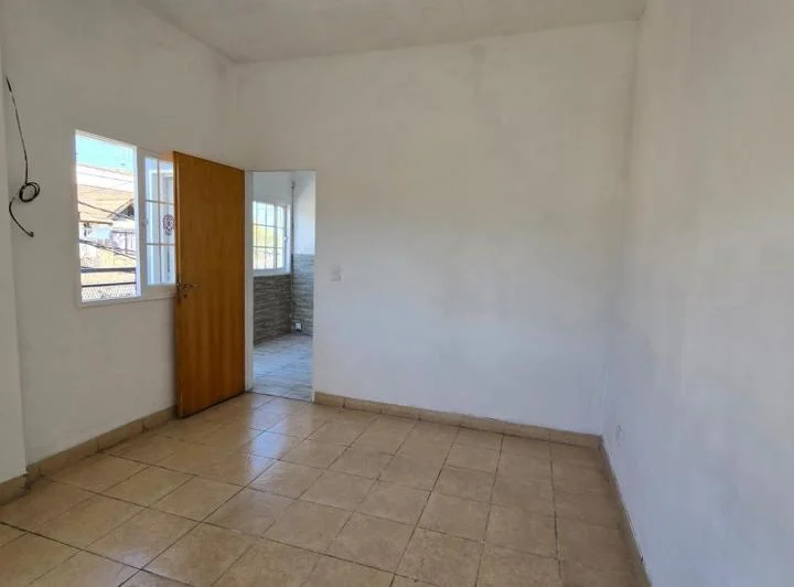 Alquiler departamento 2 ambientes primer piso Ituzaingó 3