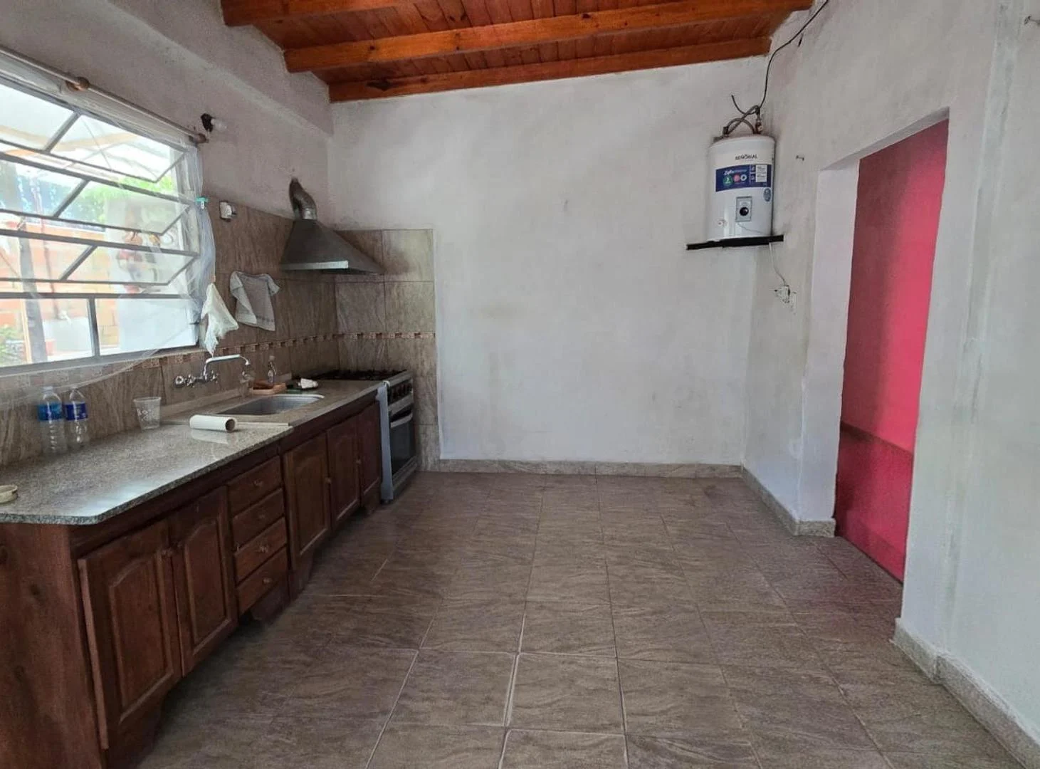 Foto de Casa americana 3 ambientes en alquiler en Ituzaingo Norte, imagen 1