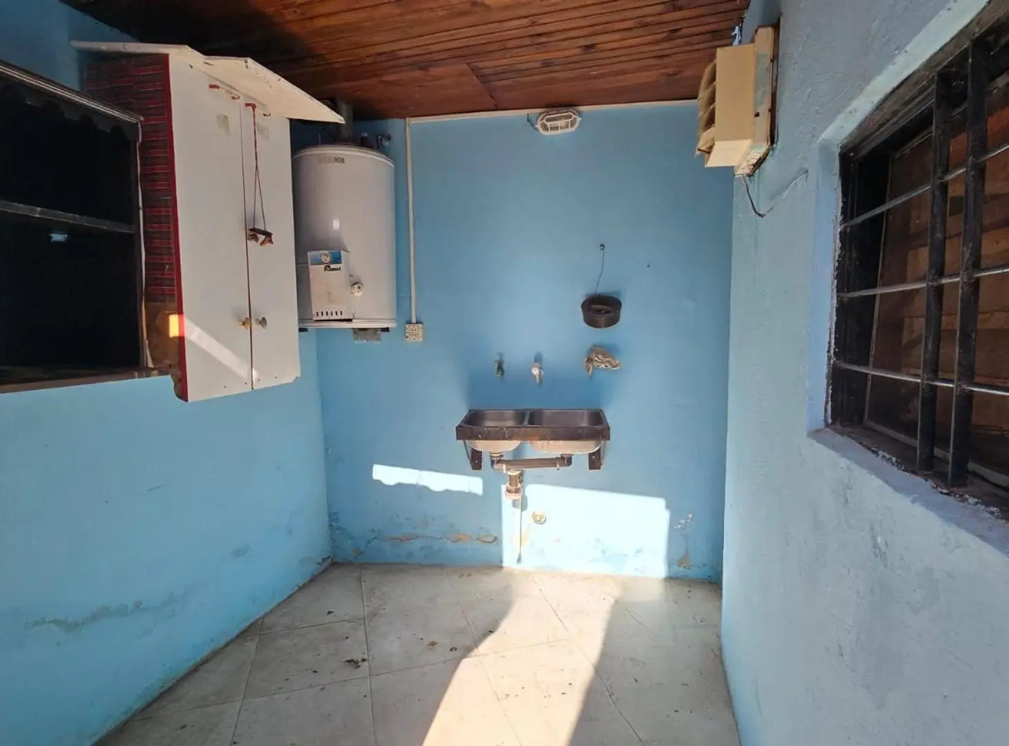 Casa PH aIquiler 2 ambientes Ituzaingo Norte 5