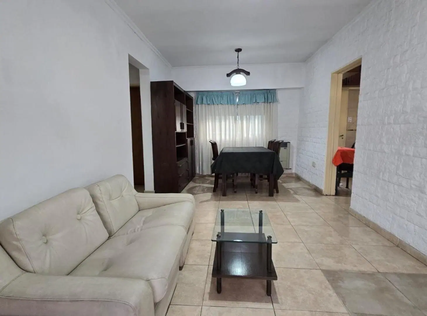 Casa dos dormitorios amueblada alquiler Ituzaingo norte 1