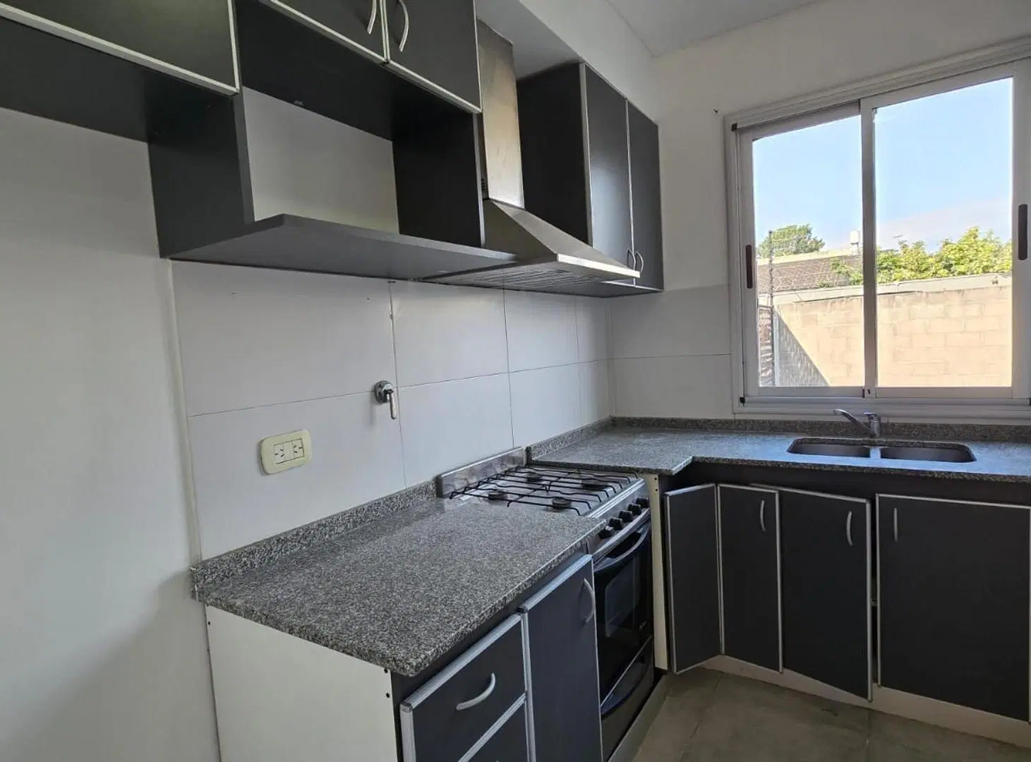 Dúplex de 3 ambientes en ituzaingó Norte en alquiler 1