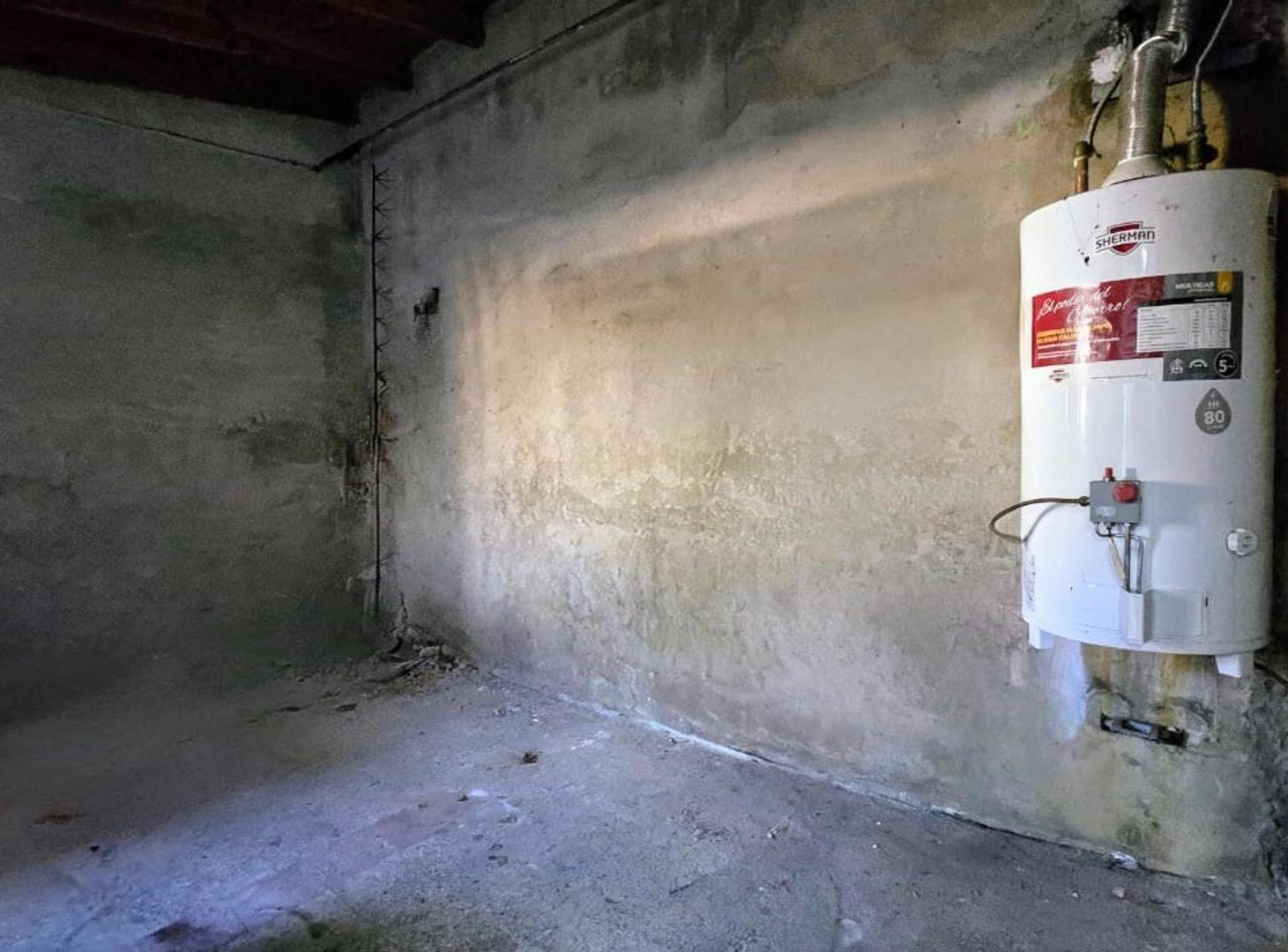 Foto de Venta casa ph haedo a refaccionar dos habitaciones cochera, imagen 3