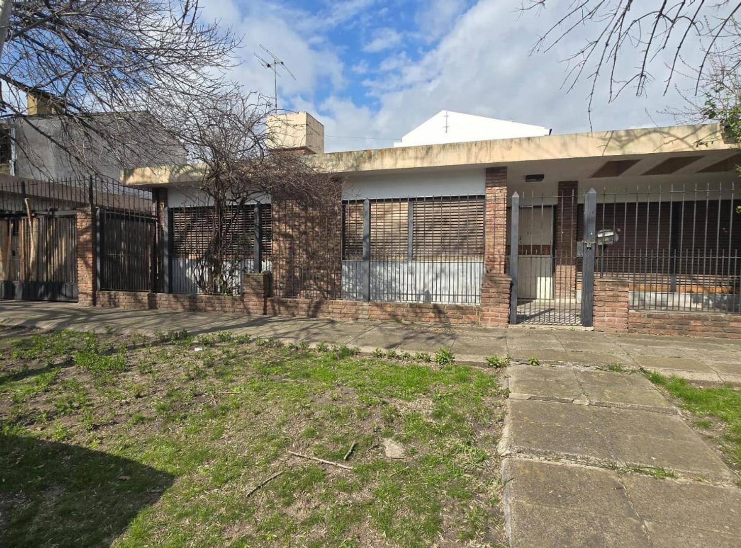 Foto de Casa a refaccionar 3 ambientes inversor venta Ituzaingo, imagen 5