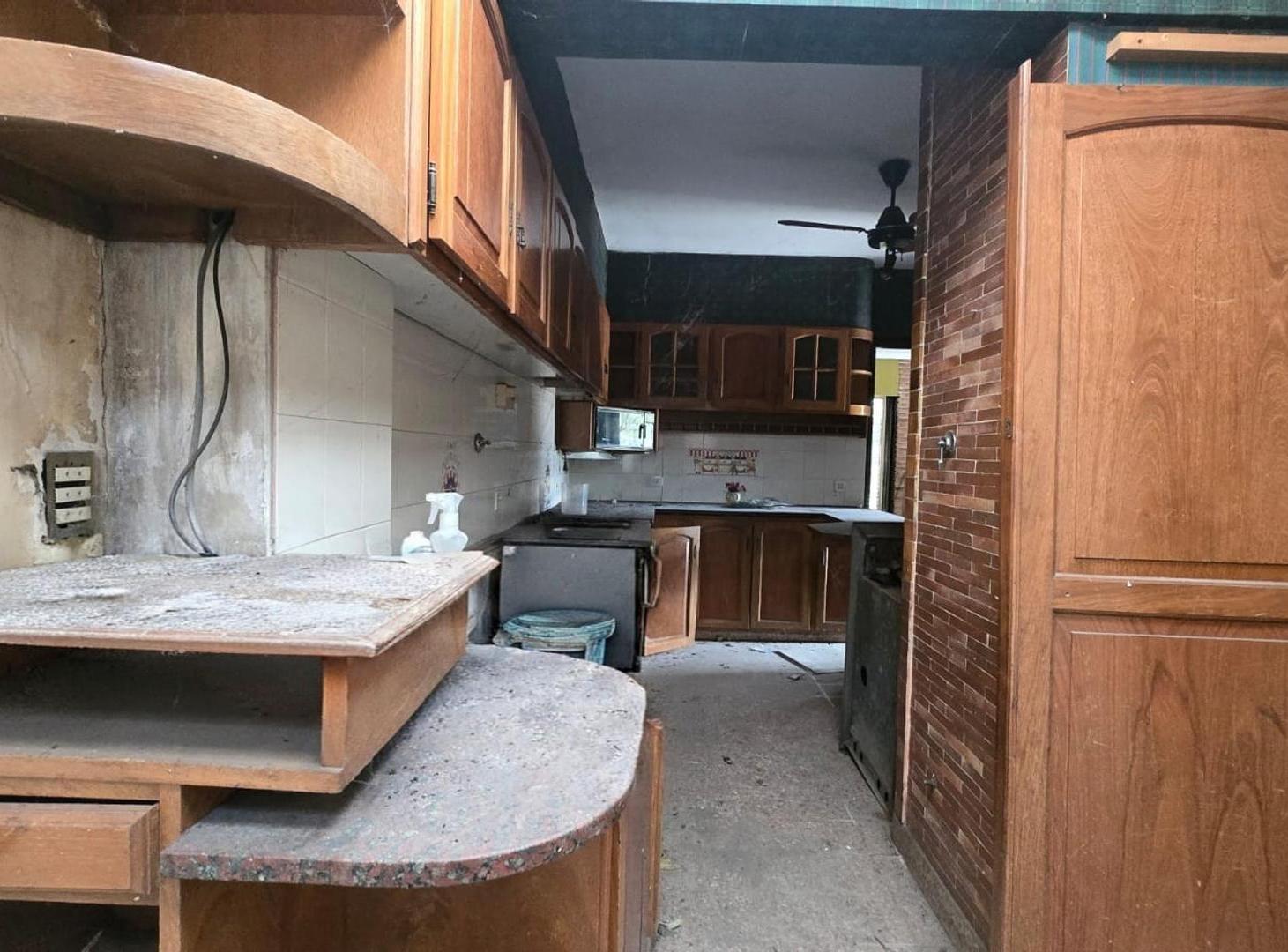Foto de Casa a refaccionar 3 ambientes inversor venta Ituzaingo, imagen 4