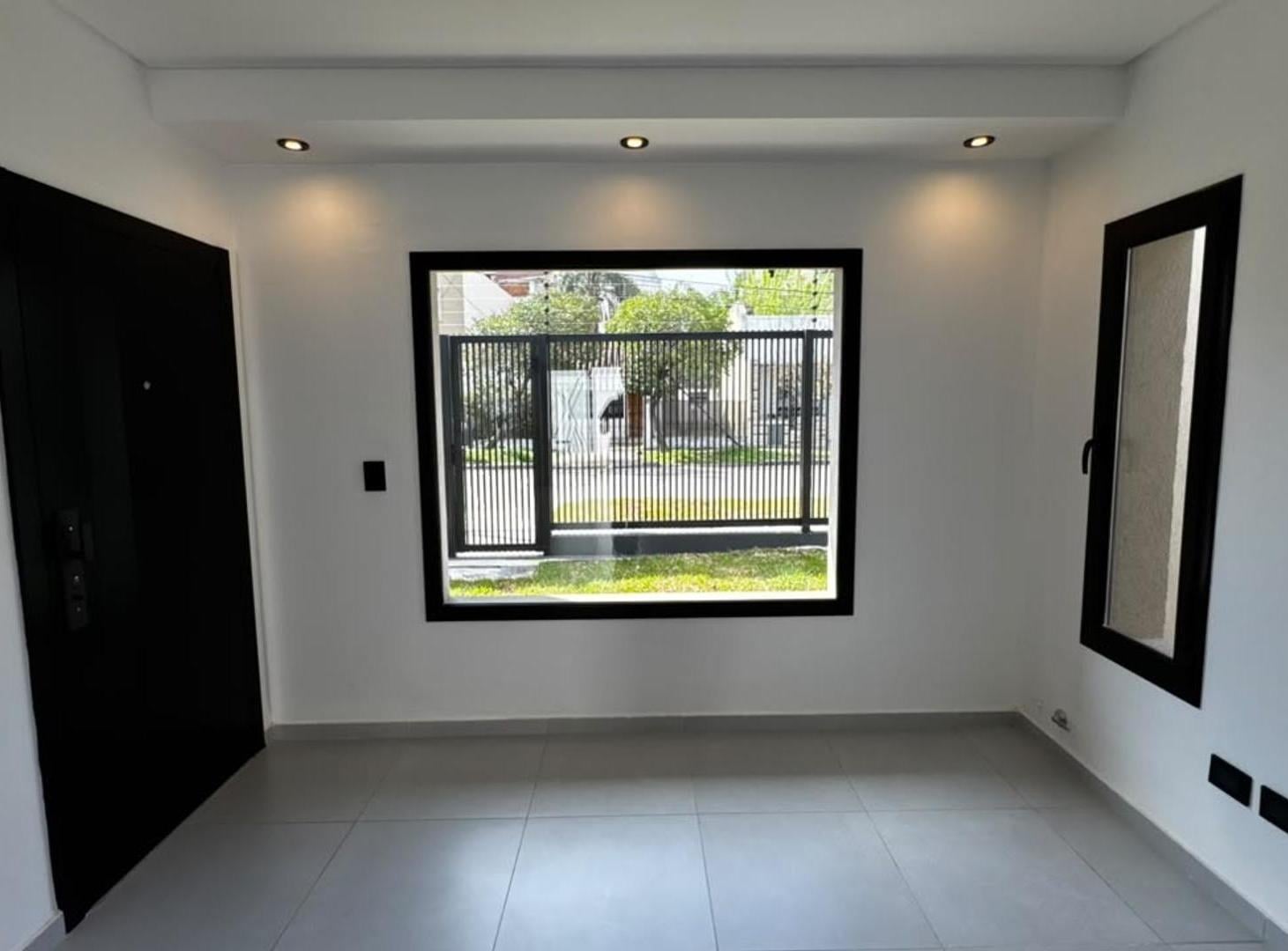 Foto de Casa refaccionada a nuevo Ituzaingo APTO CREDITO, imagen 3