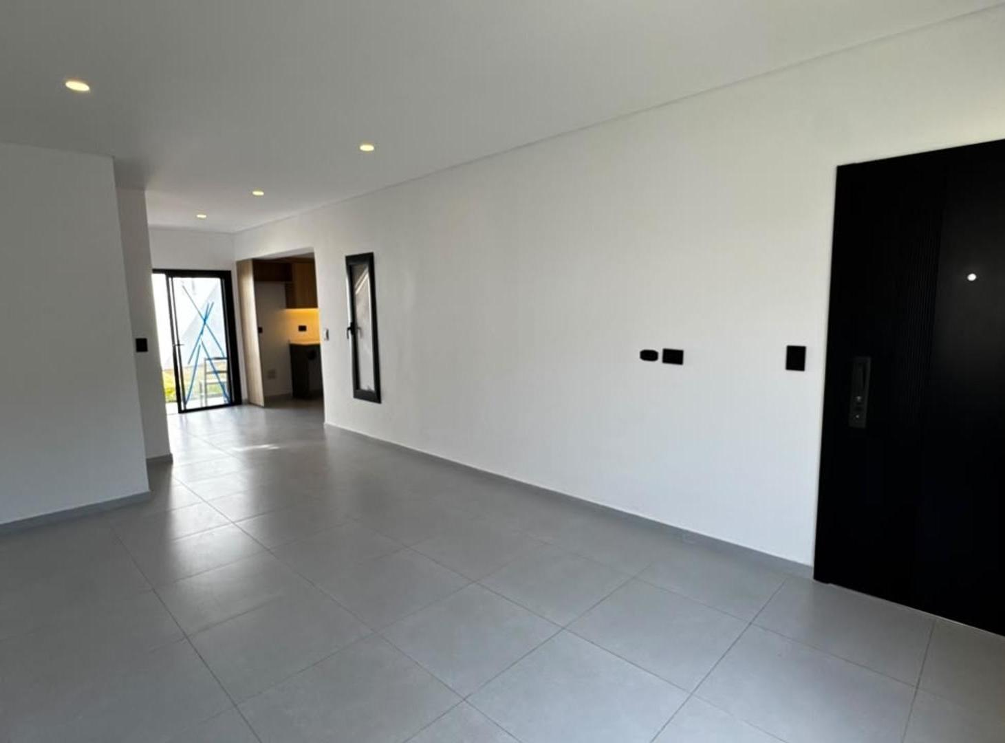 Foto de Casa refaccionada a nuevo Ituzaingo APTO CREDITO, imagen 1