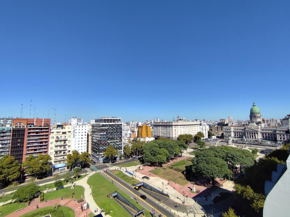 ¡IMPERDIBLE! Monoambiente de Categoría con Vistas Panorámicas a Plaza Congreso.