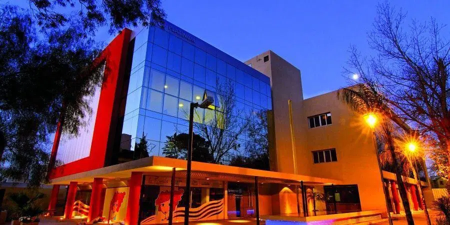Vendemos Cochera en Edificio Platinum, B° Las Rosas 4