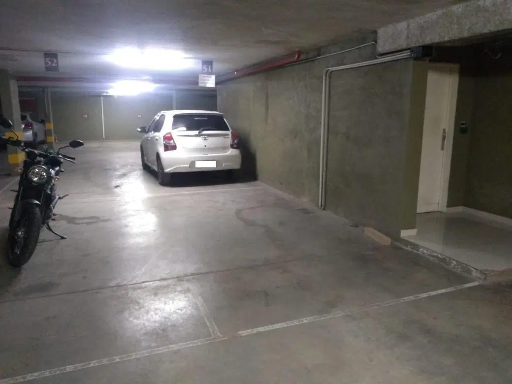 Vendemos Cochera en Edificio Platinum, B° Las Rosas 2