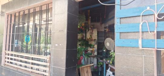 Casa en Esquina con Local 2