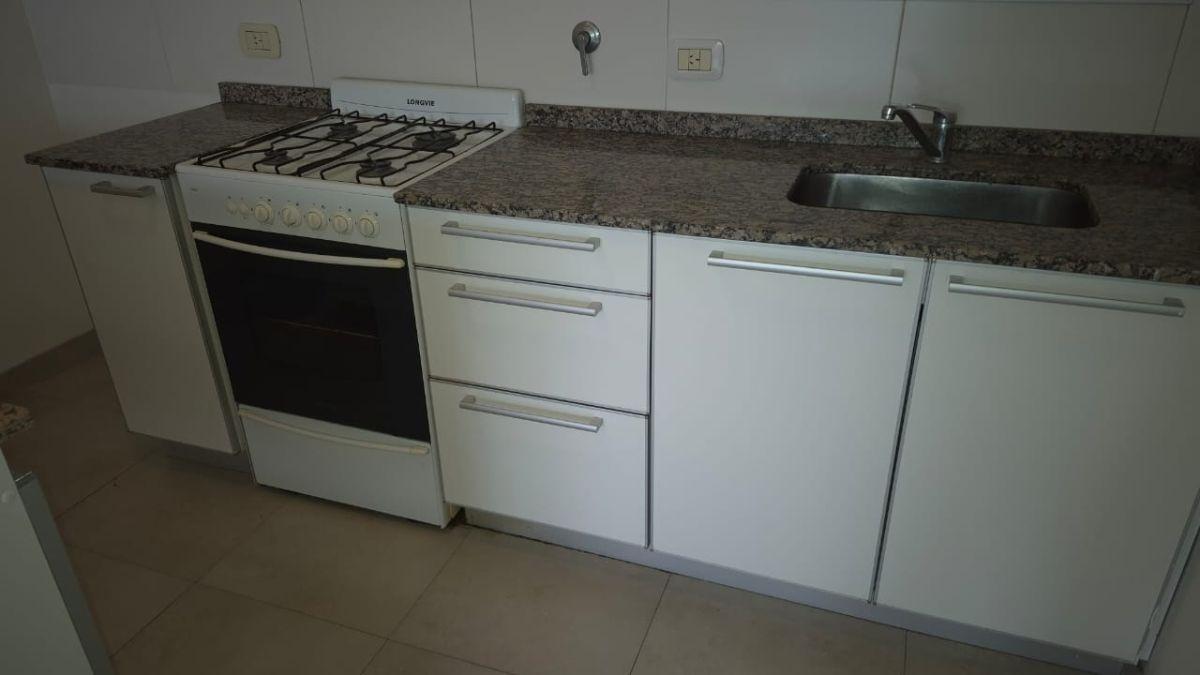 Foto de monoambiente muy amplio DIVISIBLE c/cochera opcional 50 mil pesos mas, imagen 4
