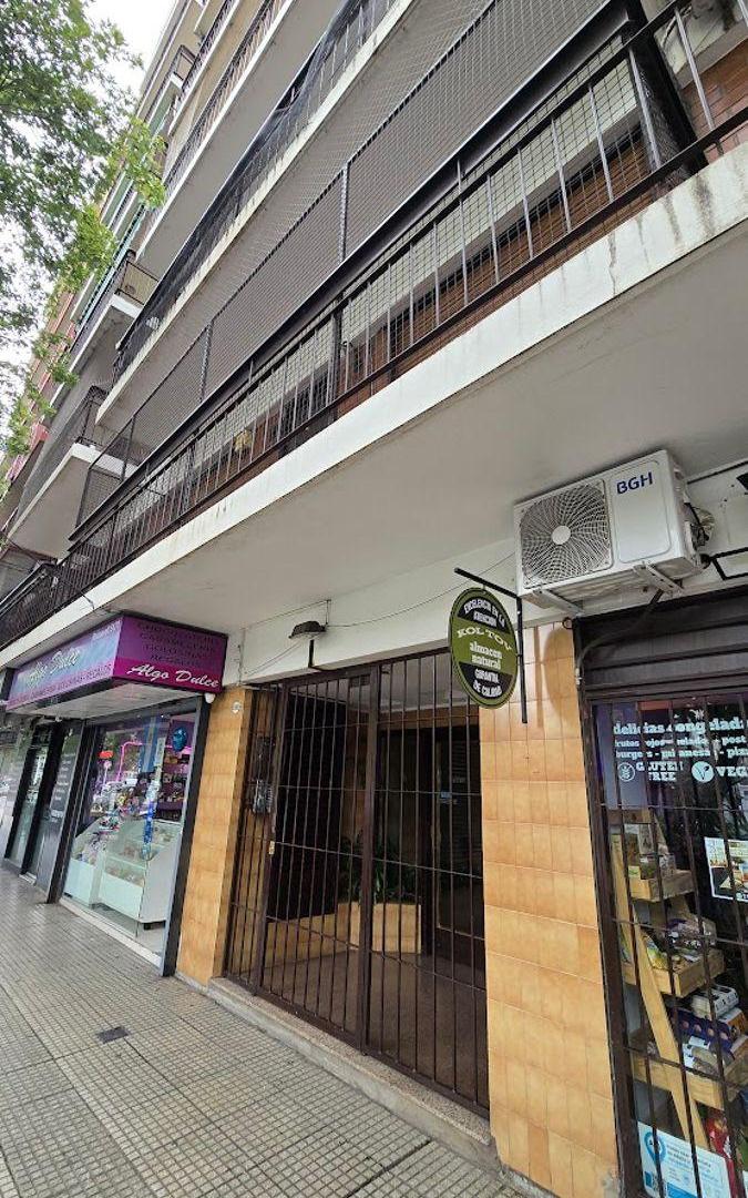 Departamento 2 ambientes con balcón al frente Villa Urquiza.