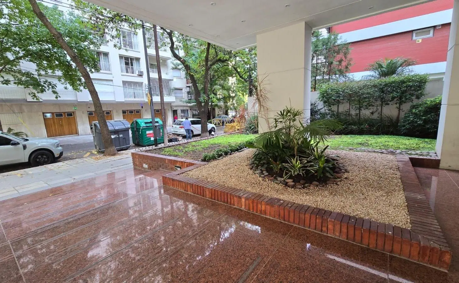 Departamento en torre 4 ambientes con dependencia, Piso único con 2 cocheras - Belgrano 3