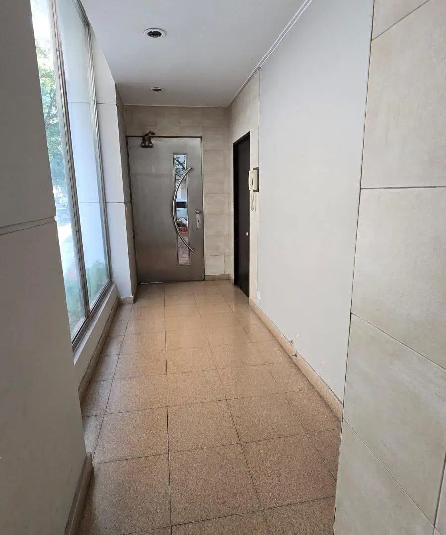 Departamento en torre 4 ambientes con dependencia, Piso único con 2 cocheras - Belgrano 5