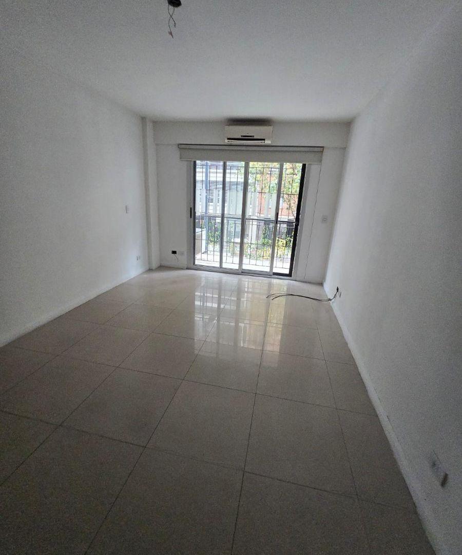 Foto de Departamento 1 AMBIENTE CON BALCON (Villa Urquiza) ., imagen 3