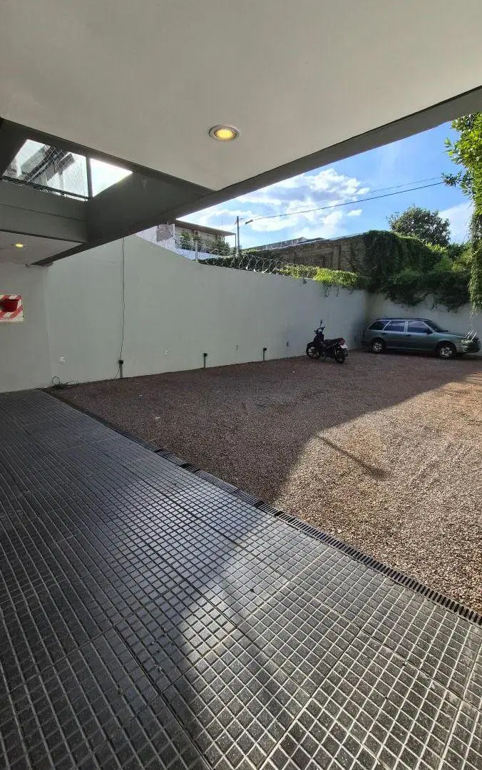 Departamento 2 ambientes al frente Villa Urquiza con cochera fija. 2