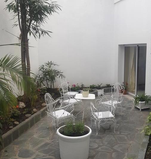 6 Amb para 7 Pers. Amoblado, entrada indep, amplio patio y jardín, 154 m2 cub. 5
