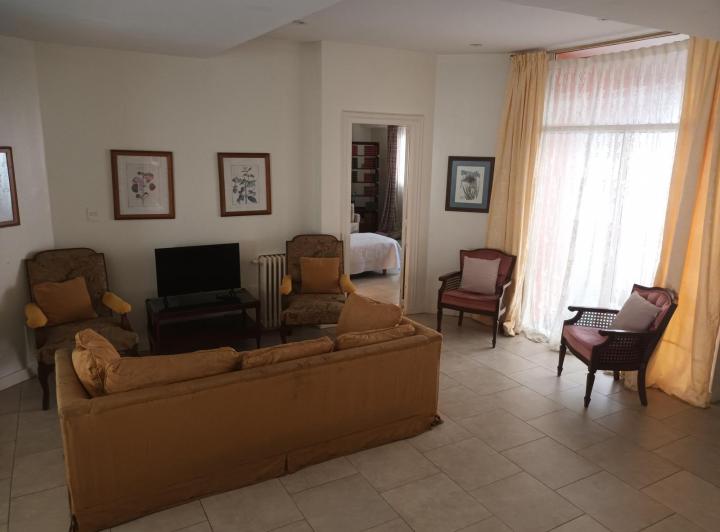 6 Amb para 7 Pers. Amoblado, entrada indep, amplio patio y jardín, 154 m2 cub. 4