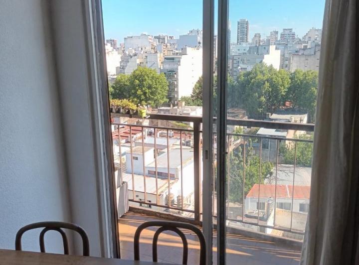 Excelente temporal 2 amb con balcón al frente! Vista abierta, Piso Alto! 1