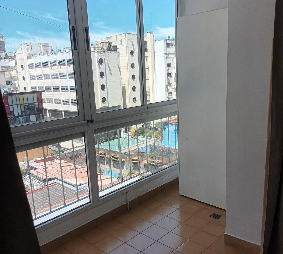Excelente temporal de 34 m2/ Balcón cub/ Super luminoso/ Reciclado / vista abierta