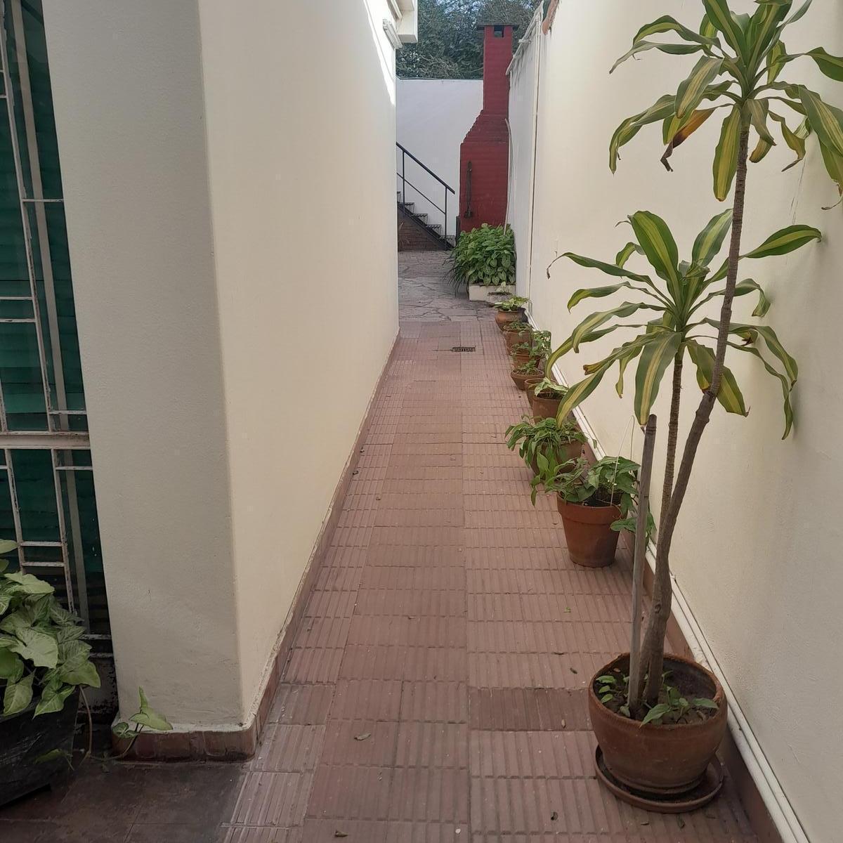 " Casa Local Departamentos Amoblados en Venta " 1