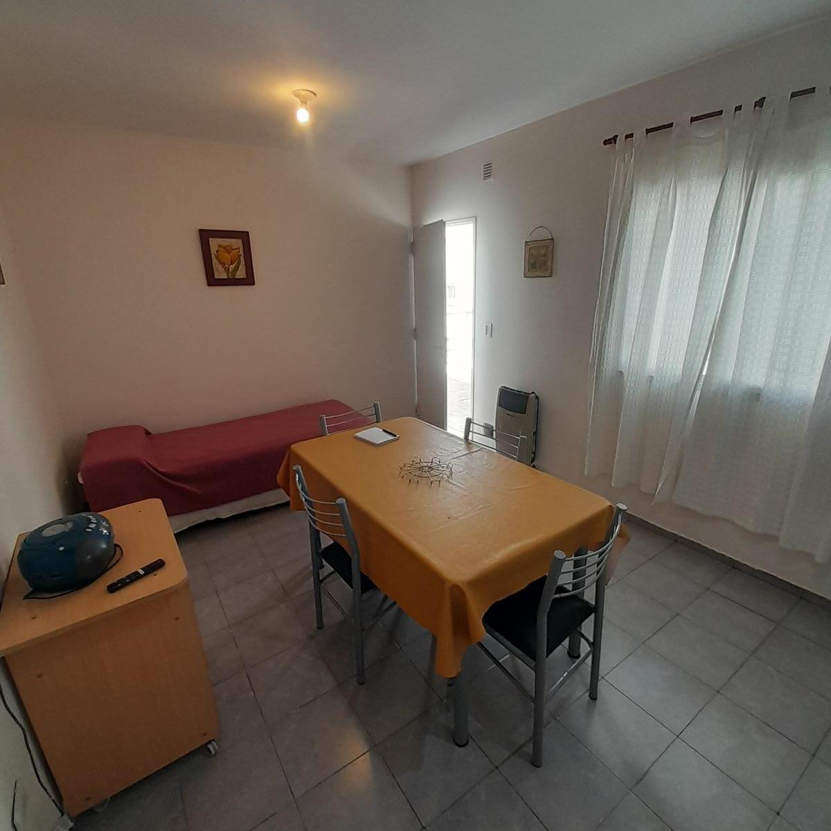 " Casa Local Departamentos Amoblados en Venta " 3