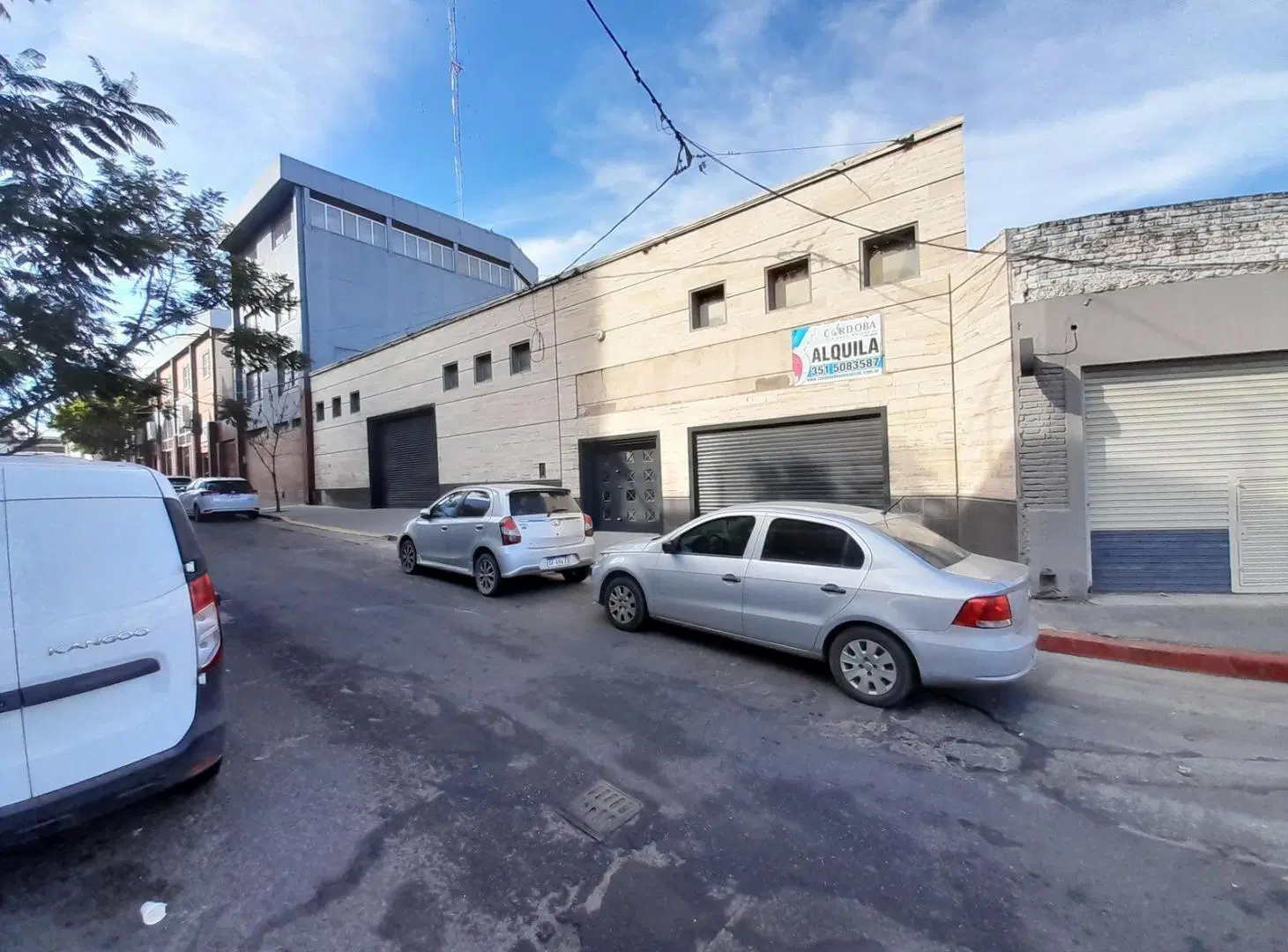 IMPORTANTE LOCAL + GALPON EN ALQUILER A METROS DEL CENTRO 5