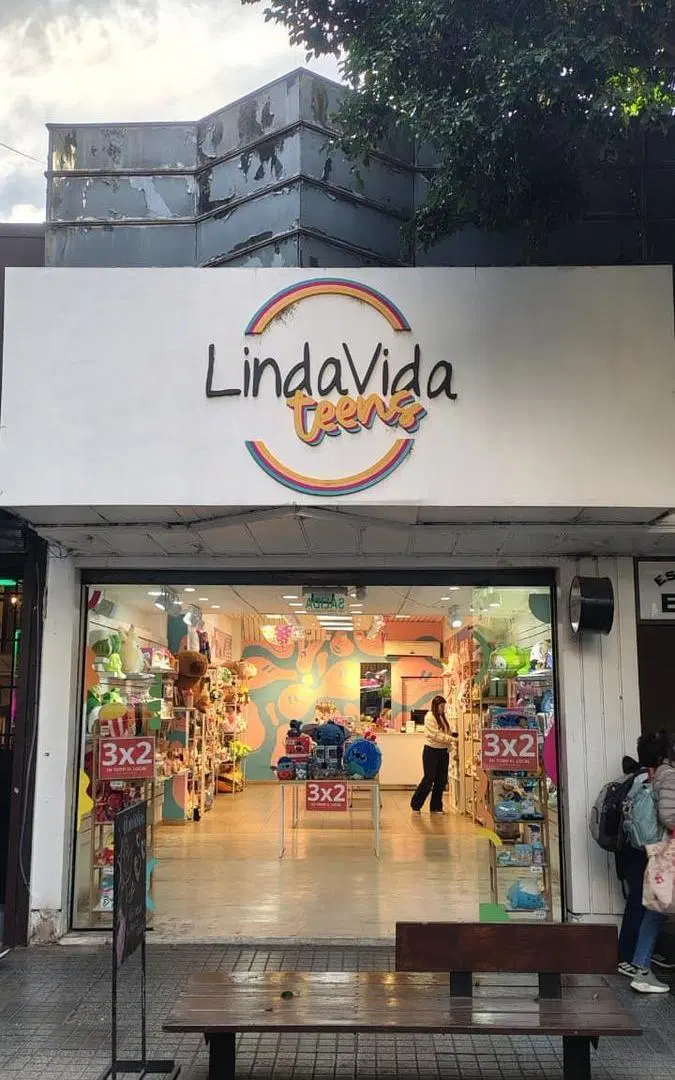 Amplio local en Bernal centro 4