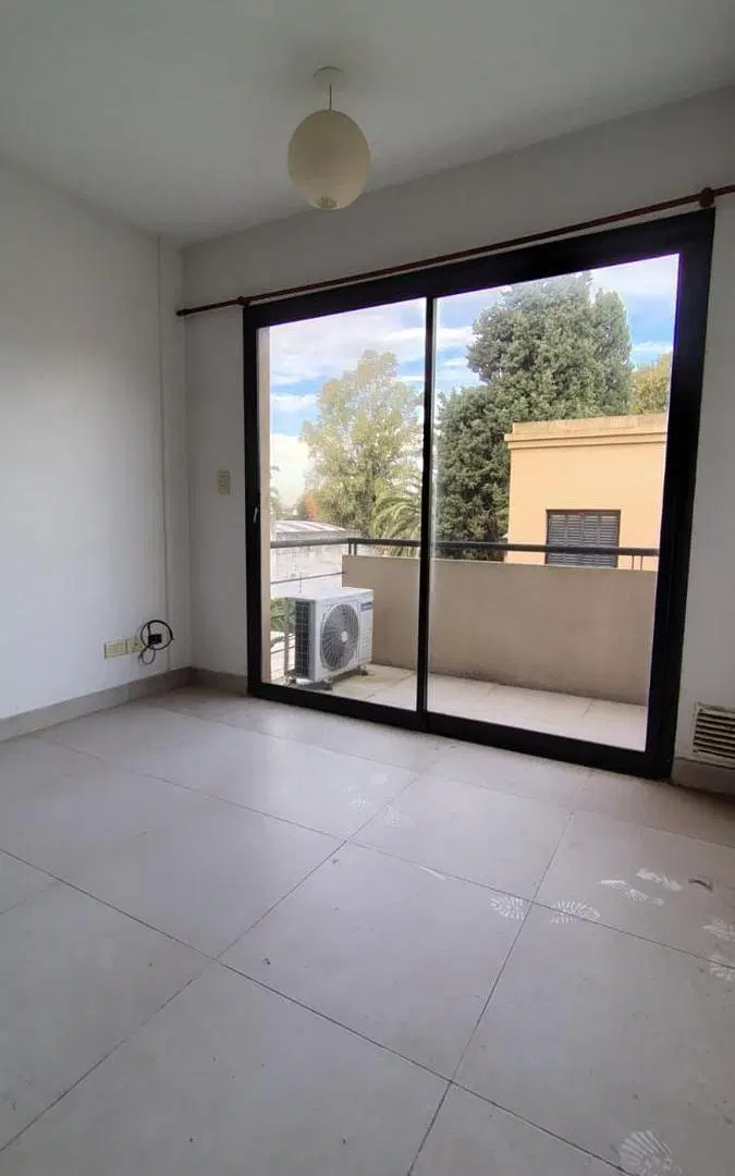 Departamento en Bernal Este 5