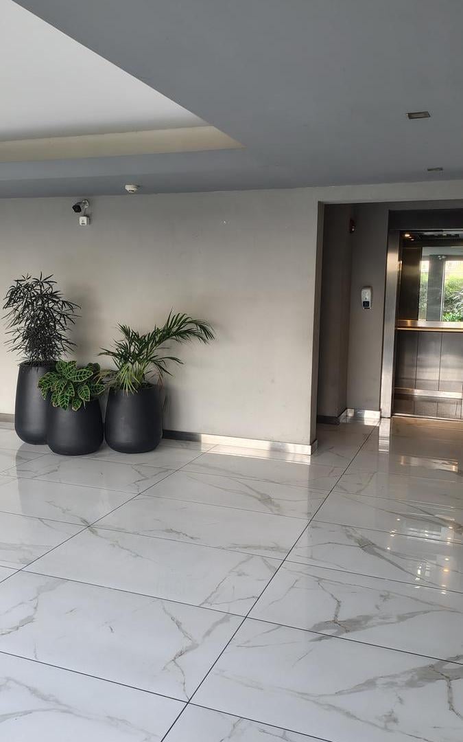Foto de Exclusivo 3 Ambientes con Cochera en Condominio Cerrado – Barrio Parque, imagen 2