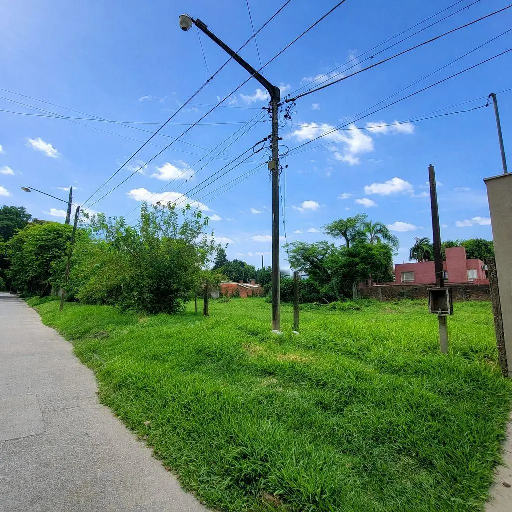 Terreno en venta 1000m2! Excelente zona YERBA BUENA 3