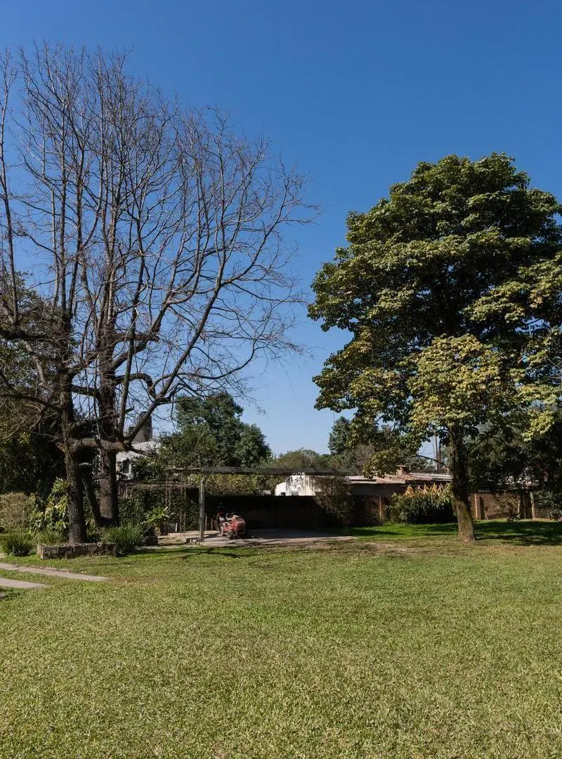 ESPECTACULAR TERRENO 5600M2 CON CASA , QUINCHO Y PILETA 4
