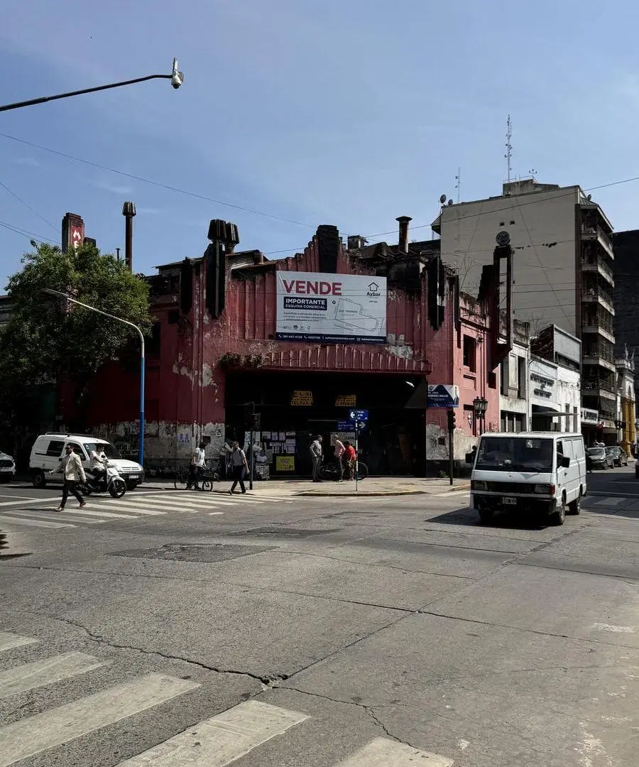 IMPORTANTE ESQUINA EN VENTA en Barrio Sur, zona Tribunales 2