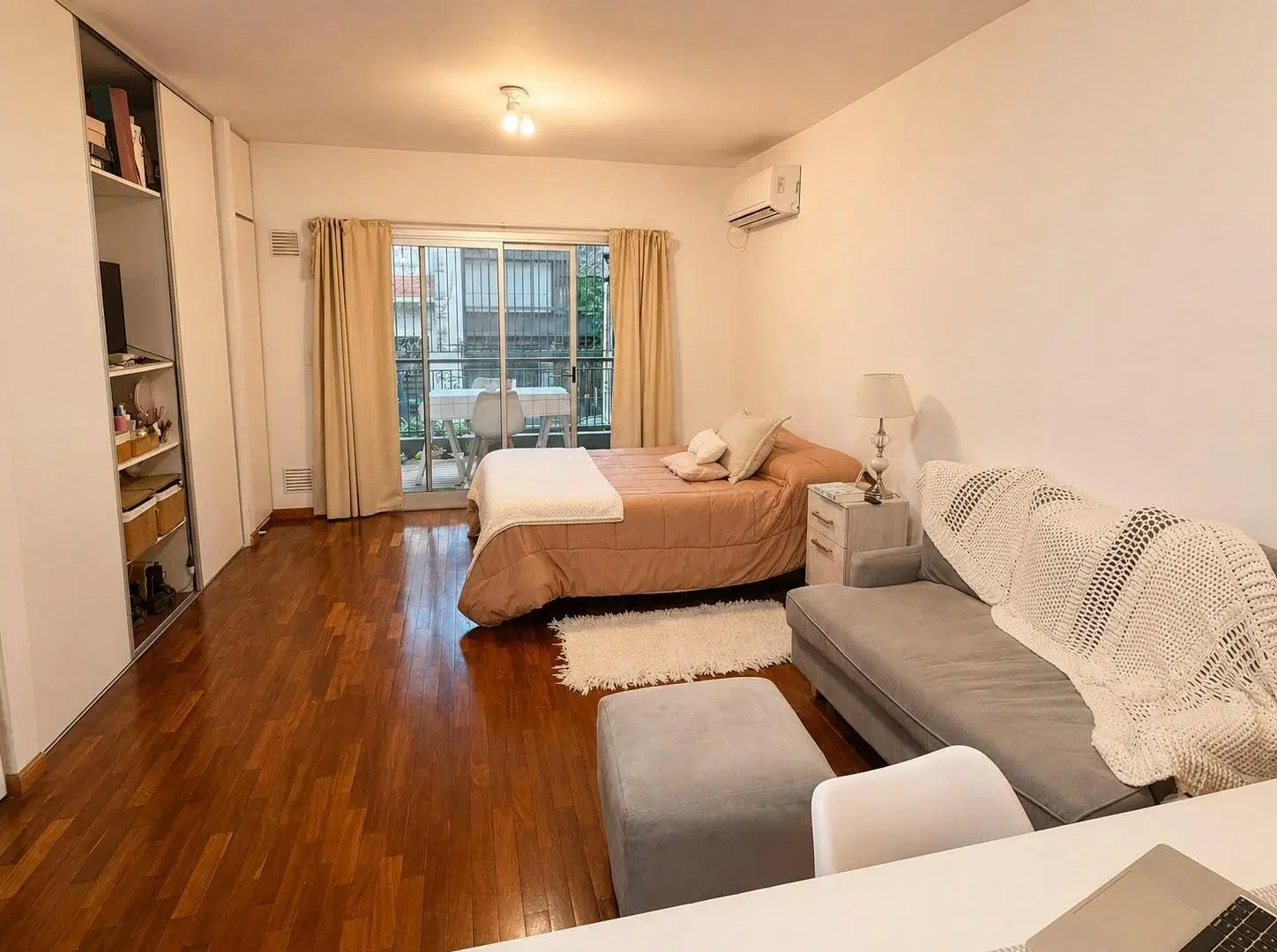Amplio Monoambiente con gran balcon en Palermo 2