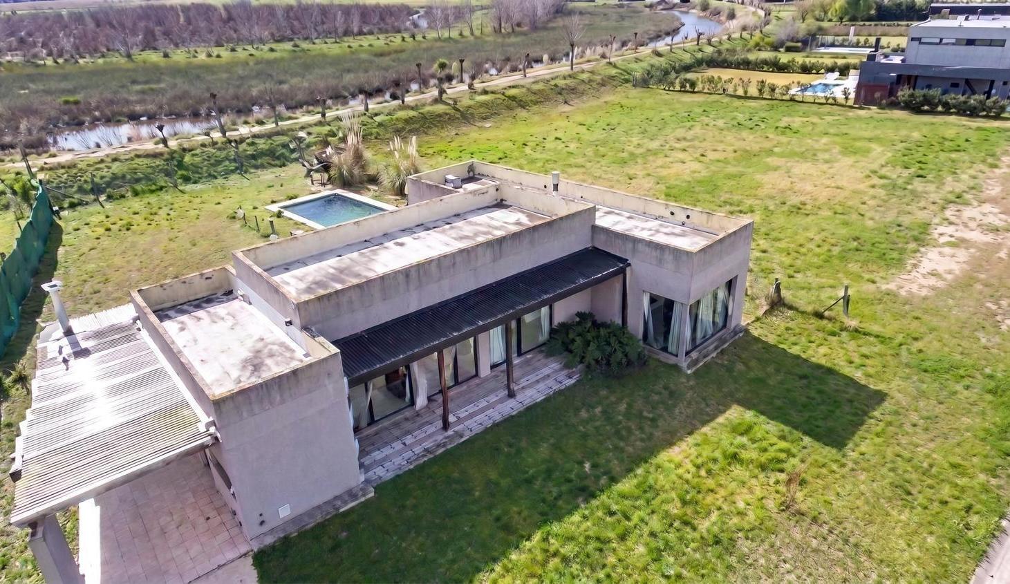 Foto de Casa en venta 3 ambientes con pileta en San Sebastian Area 10, imagen 3