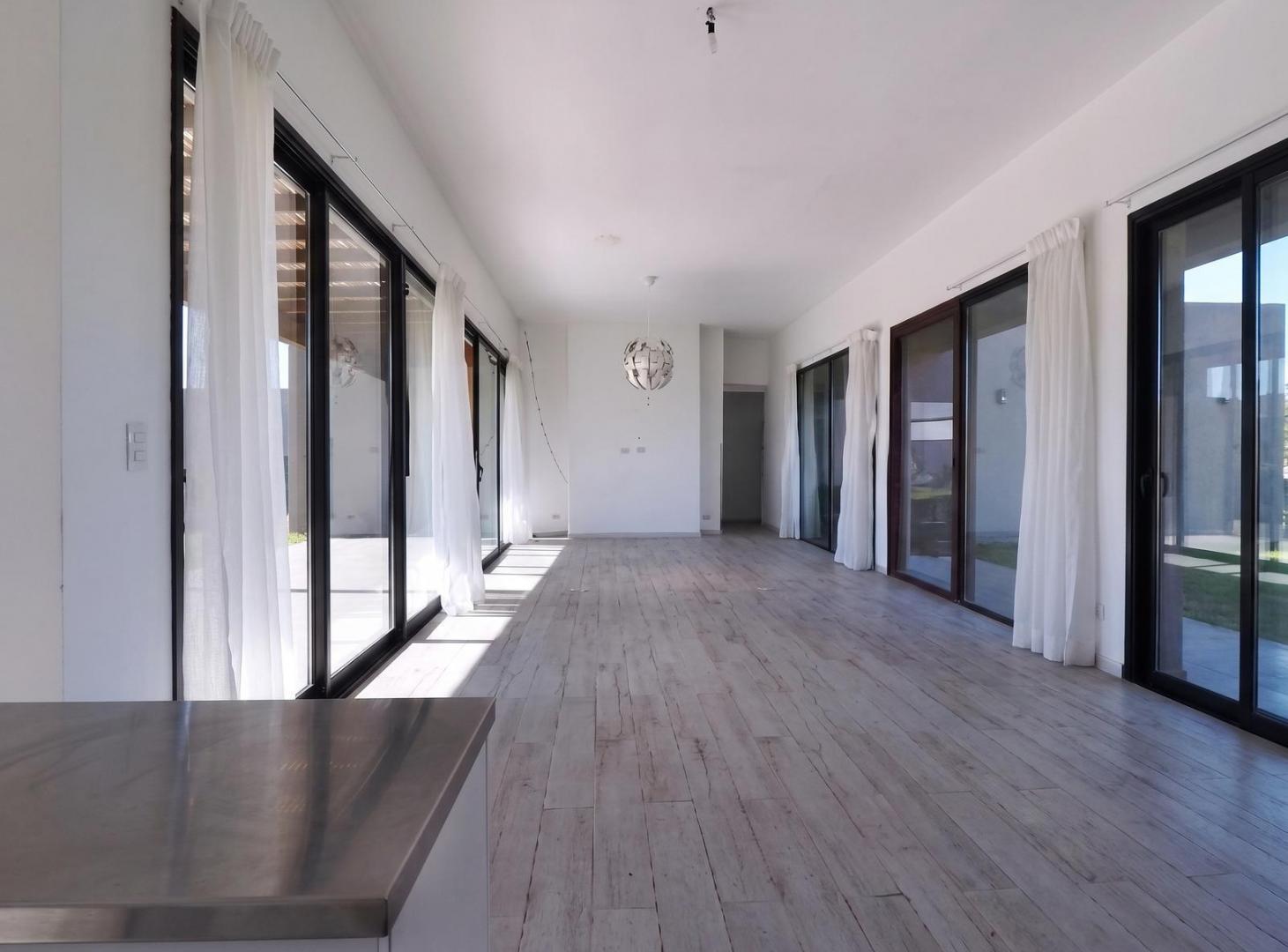 Foto de Casa en venta 3 ambientes con pileta en San Sebastian Area 10, imagen 5