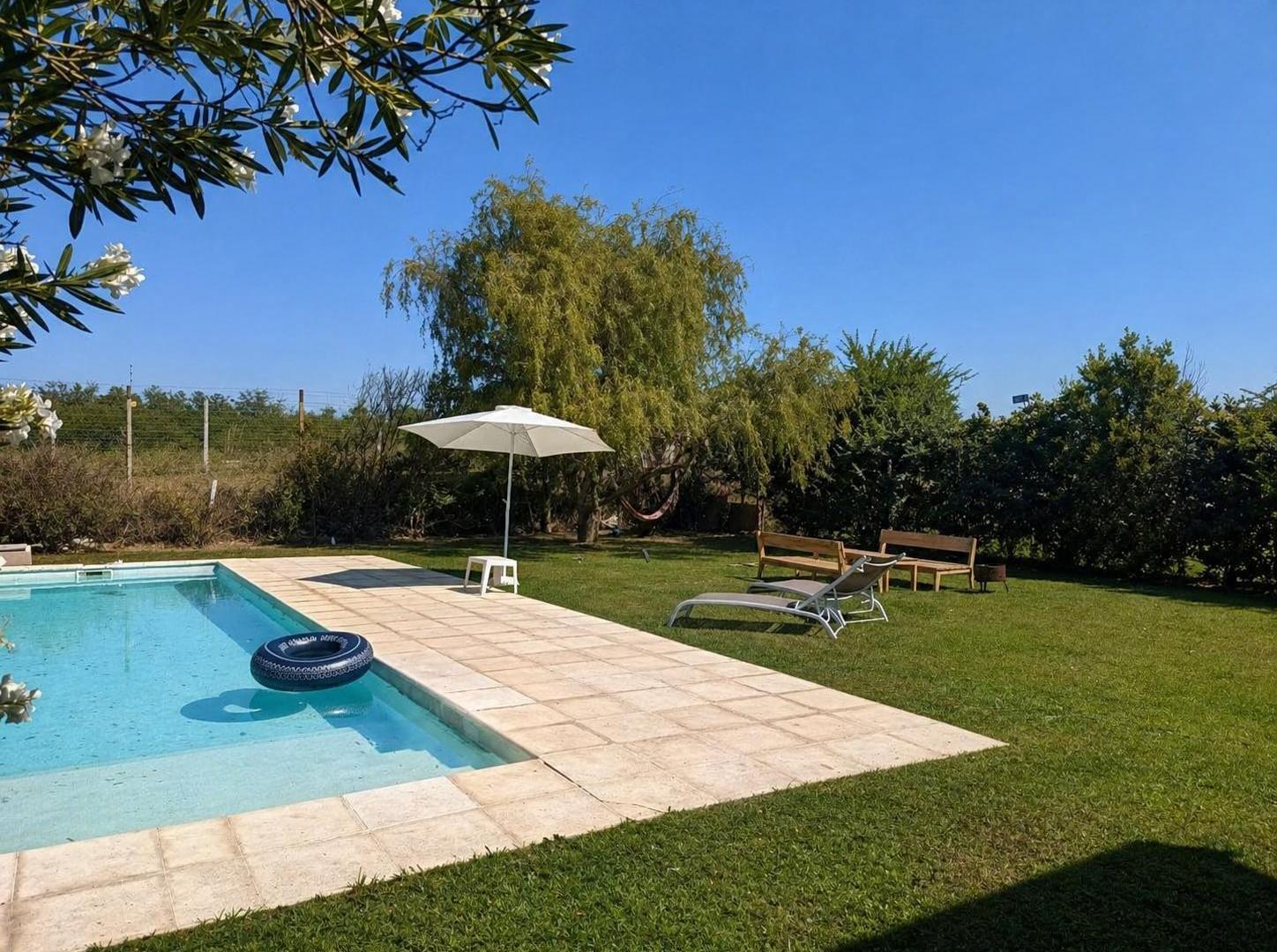 Foto de Casa en venta 5 ambientes con pileta en San Sebastian Apto Credito, imagen 2