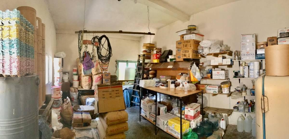 CASA CON LOCAL EN VENTA EN BERNAL OESTE