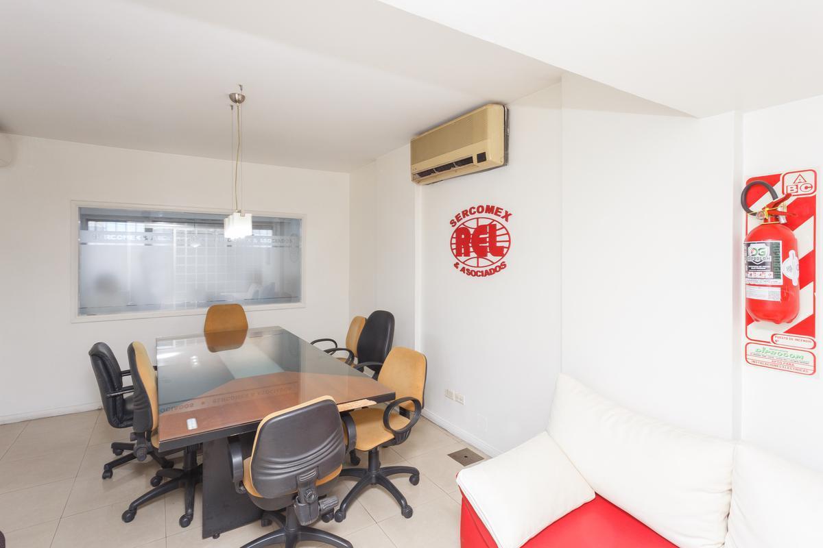 Oficina en Venta Sobre La Av Belgrano y Perú de 150 m² 5