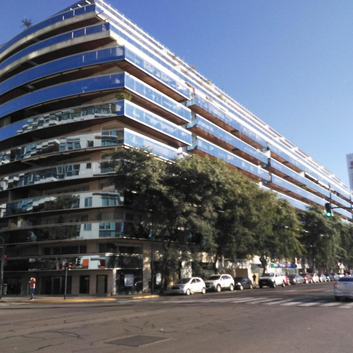 Venta de Departamento 4 Ambientes, C/2 Cocheras y Baulera - Terrazas del Yacht 5