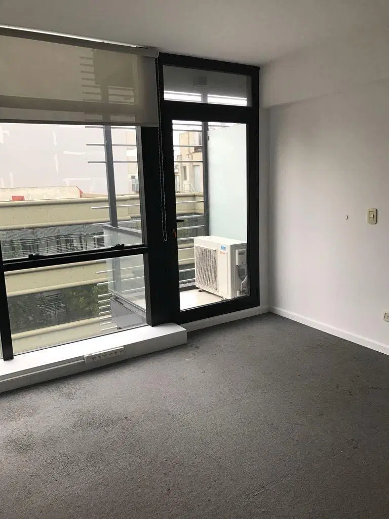 ALQUILER DE OFICINA - CORNER PLACE 3