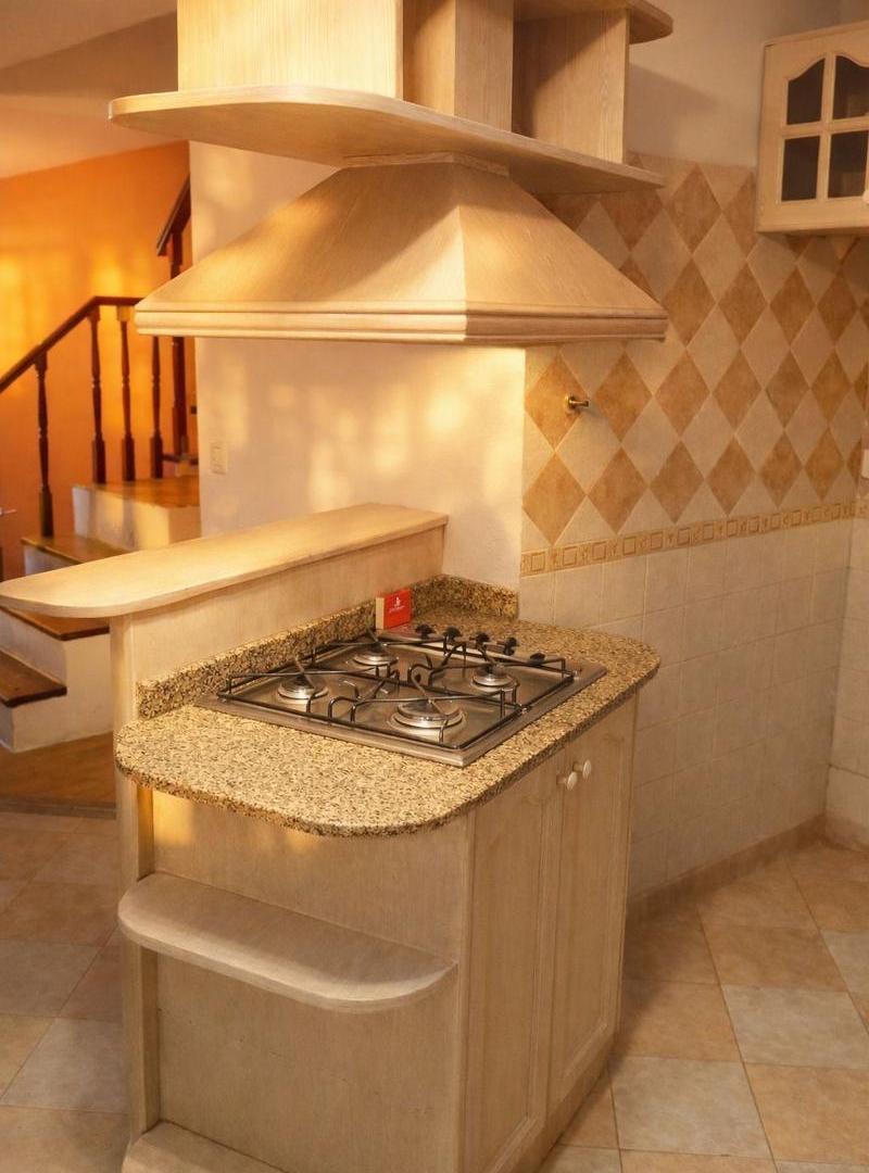 Foto de VENTA DE TRIPLEX 4 AMBIENTES c/COCHERA - SAN MIGUEL - APTO p/CREDITO BANCARIO, imagen 2