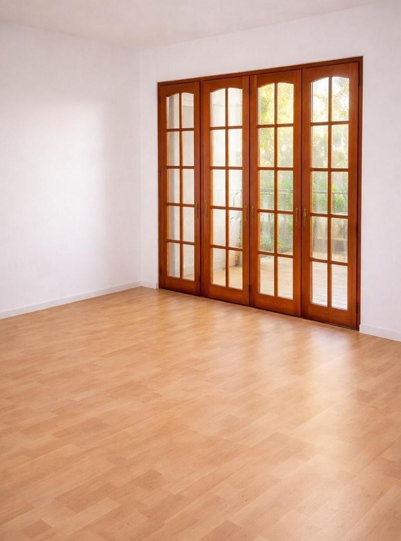 Foto de VENTA DE TRIPLEX 4 AMBIENTES c/COCHERA - SAN MIGUEL - APTO p/CREDITO, imagen 4