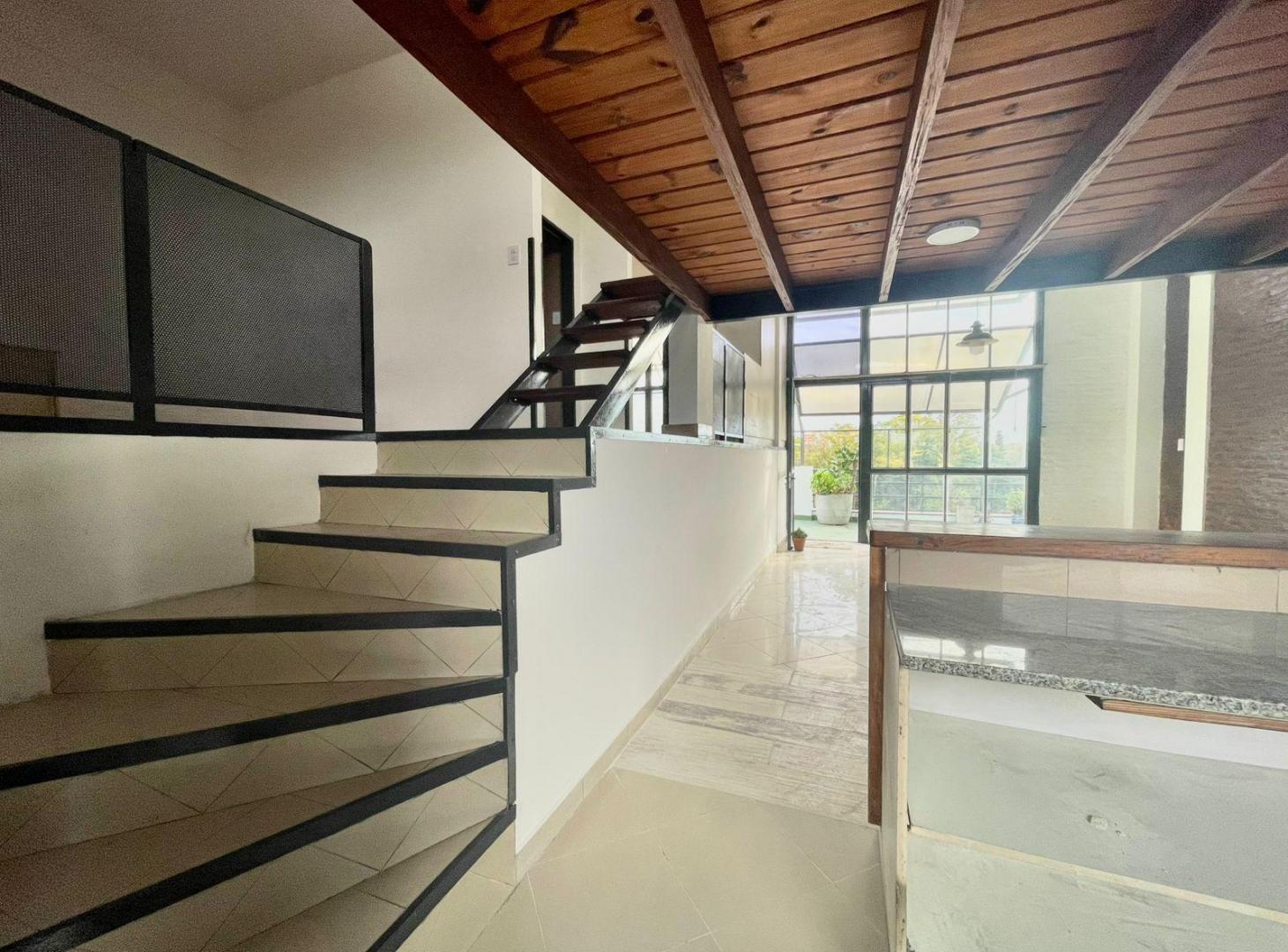 Foto de PH en VENTA Tríplex Frente al Parque Sarmiento | Terraza de 20 m² con, imagen 4