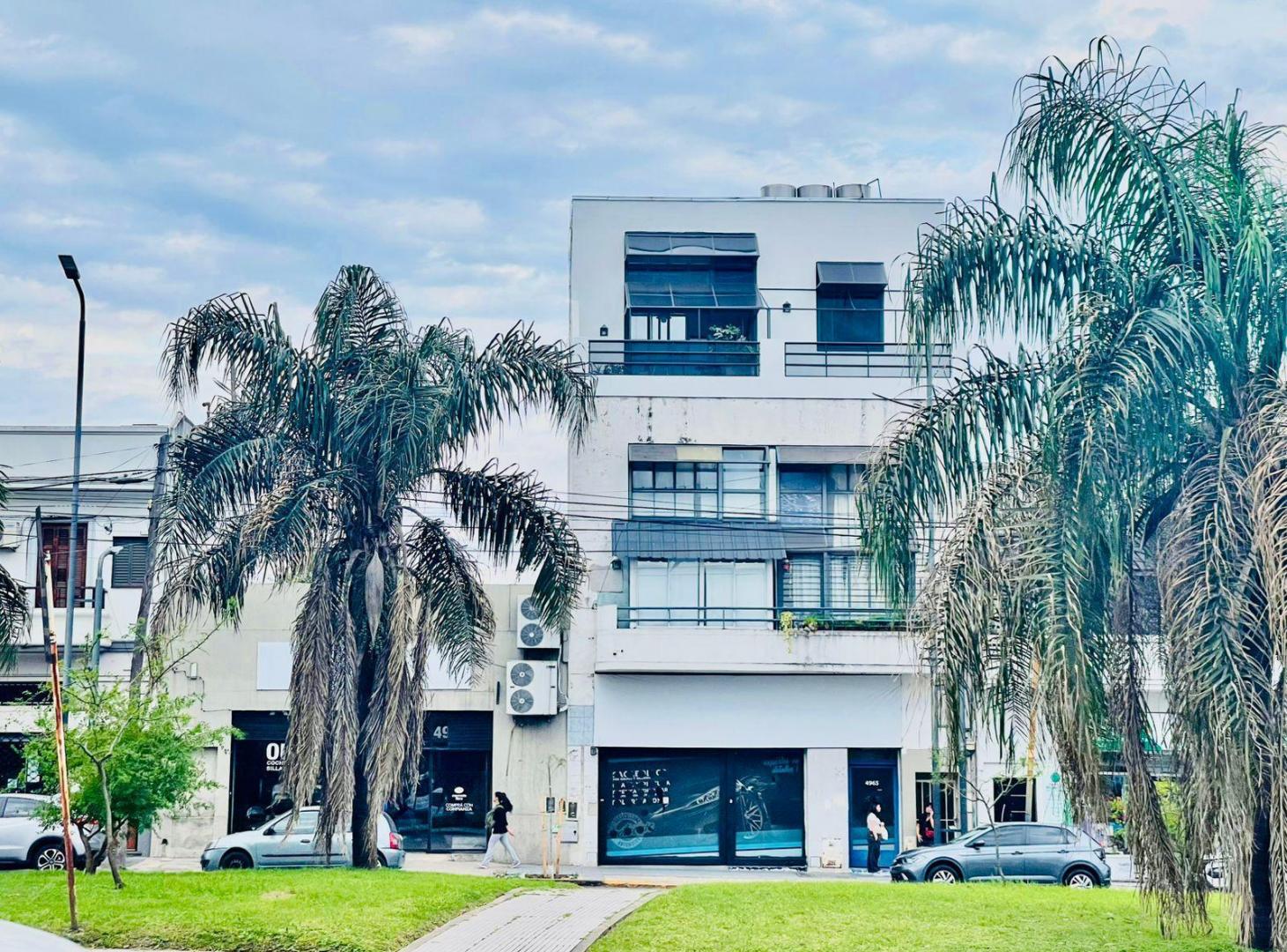 Foto de PH en VENTA Tríplex Frente al Parque Sarmiento | Terraza de 20 m² con, imagen 1