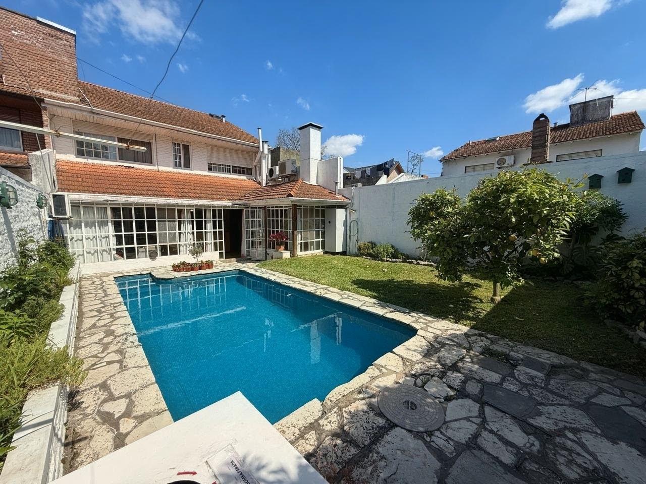 Foto de Casa en venta en Martínez 4 dormitorios con 3 cocheras Piscina, jardín, imagen 3